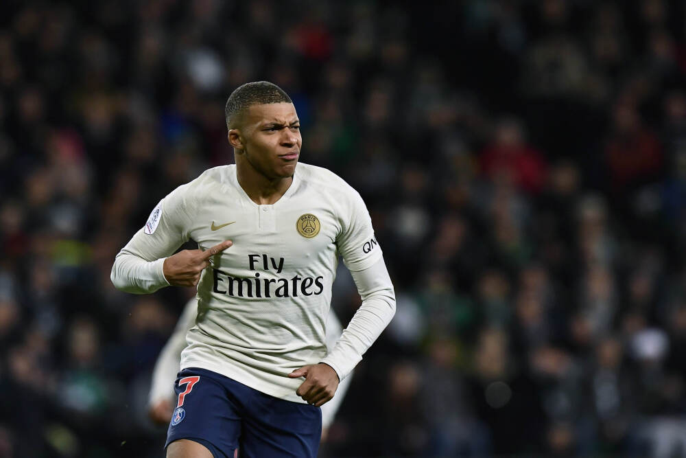 一种从天而降的武器: 至少捂了2年! 中美武器代差: 美9000亿狂追中国